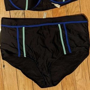 EUC Cacique Black with Blue Bikini Bottoms in 22